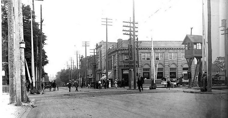 Yonge looking south